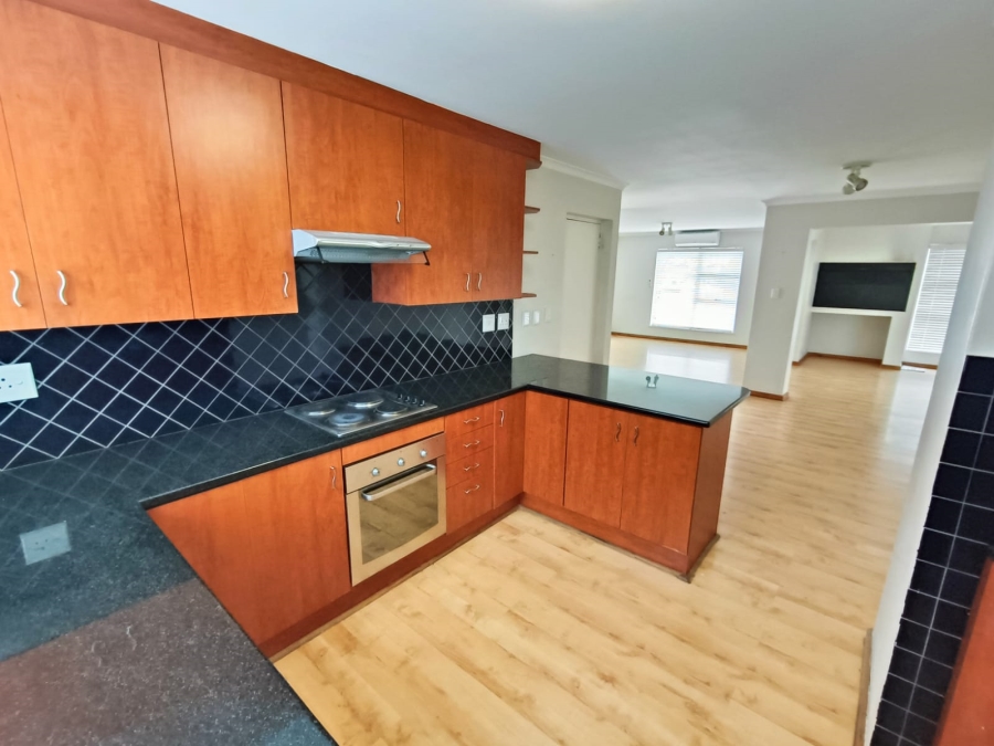 3 Bedroom Property for Sale in Eikenbosch Western Cape